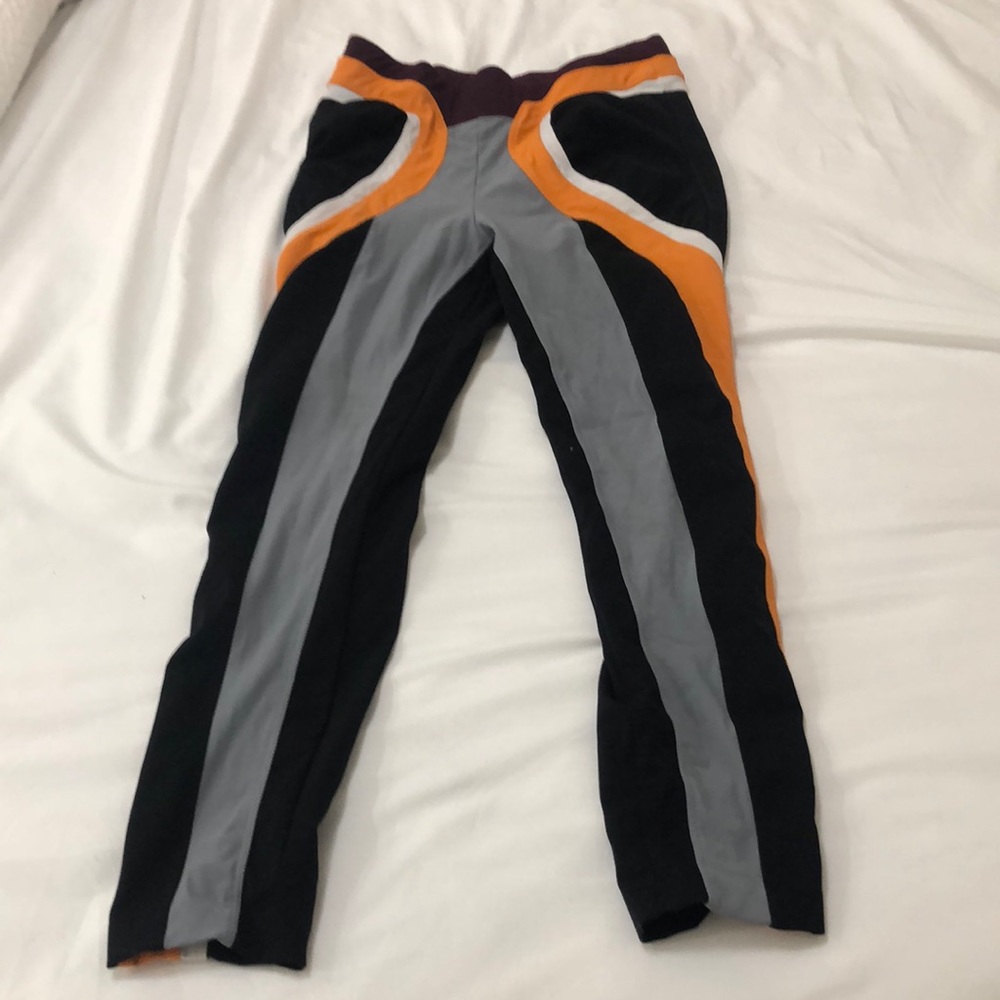Womens size 01 no ka oi leggings